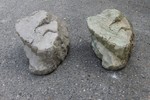 replika kamene (vpravo originál, vlevo replika)